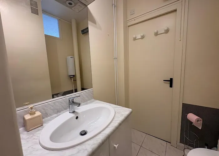 아파트 Confortable Avec Vue Sur Et Wifi A - Fr-1-323-418